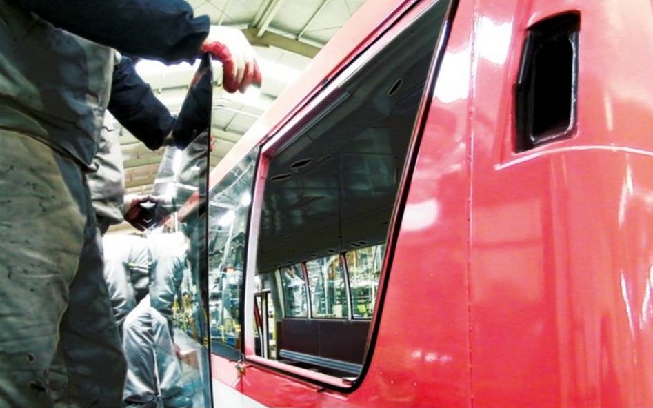 pegado ventana autobus